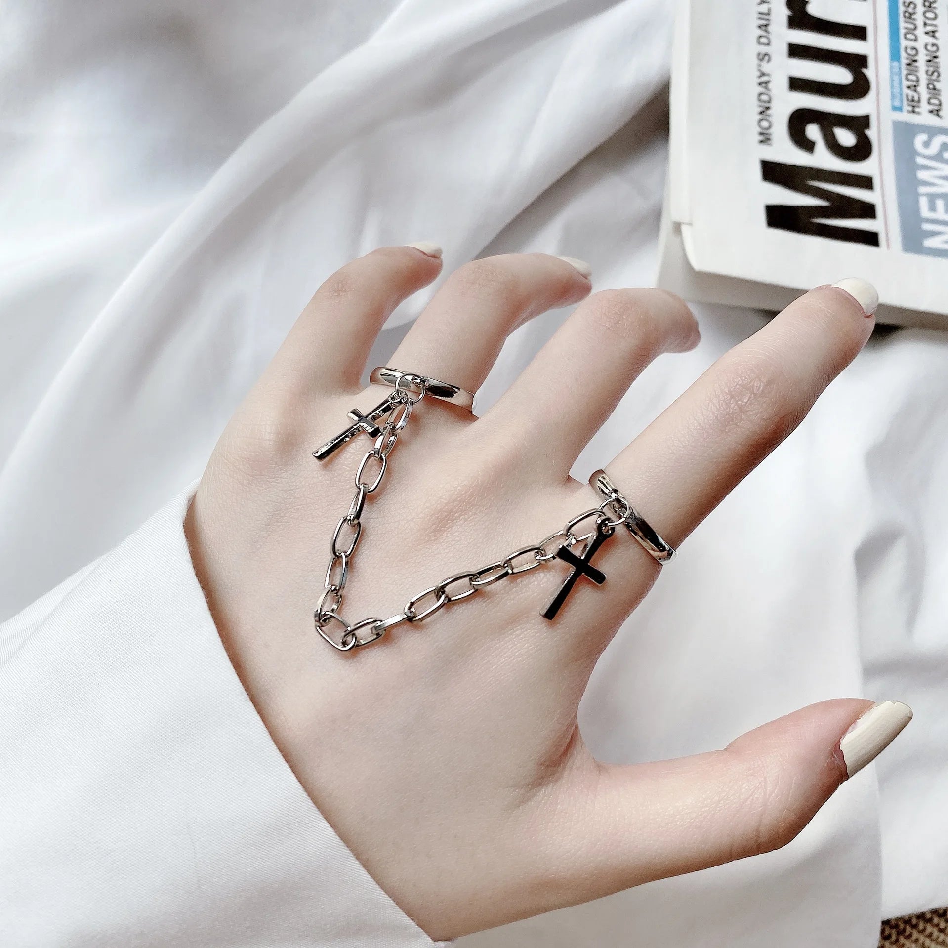Stocked Wholesale Silver Metal Alloy Cross Chain Ring
