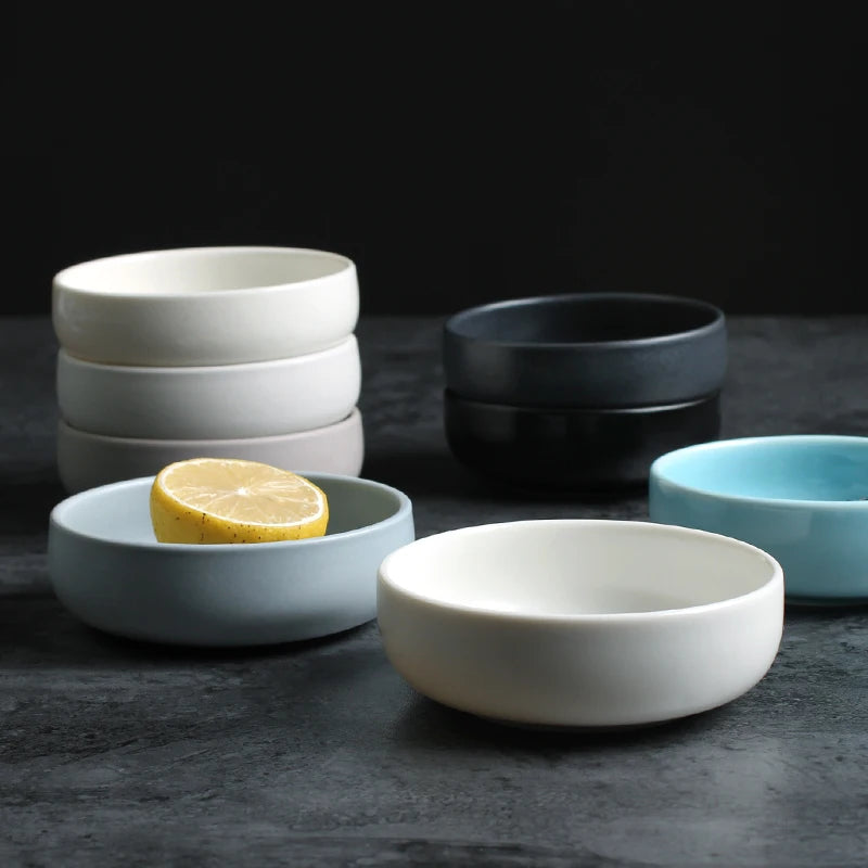 Korean Style Ceramic Ramen Bowl with Hole Insert Chopsticks Eco-Friendly Personalized Noodles Sauce Bowl and Deep Plate Dishes