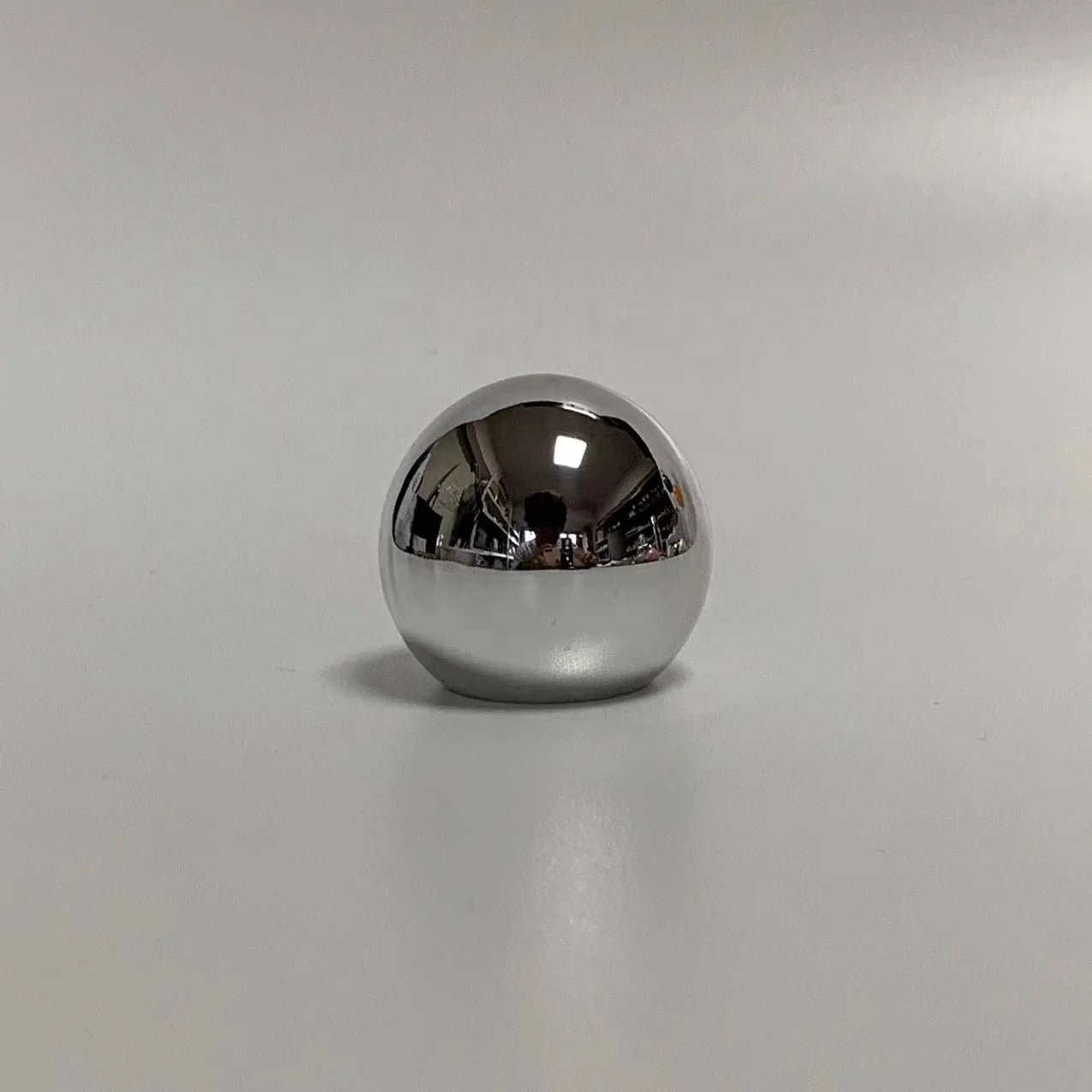 15mm Silver Round Plastic Cap for Perfume Bottles Smart Lids with Non-Spill Crown Design for 10ml Packing