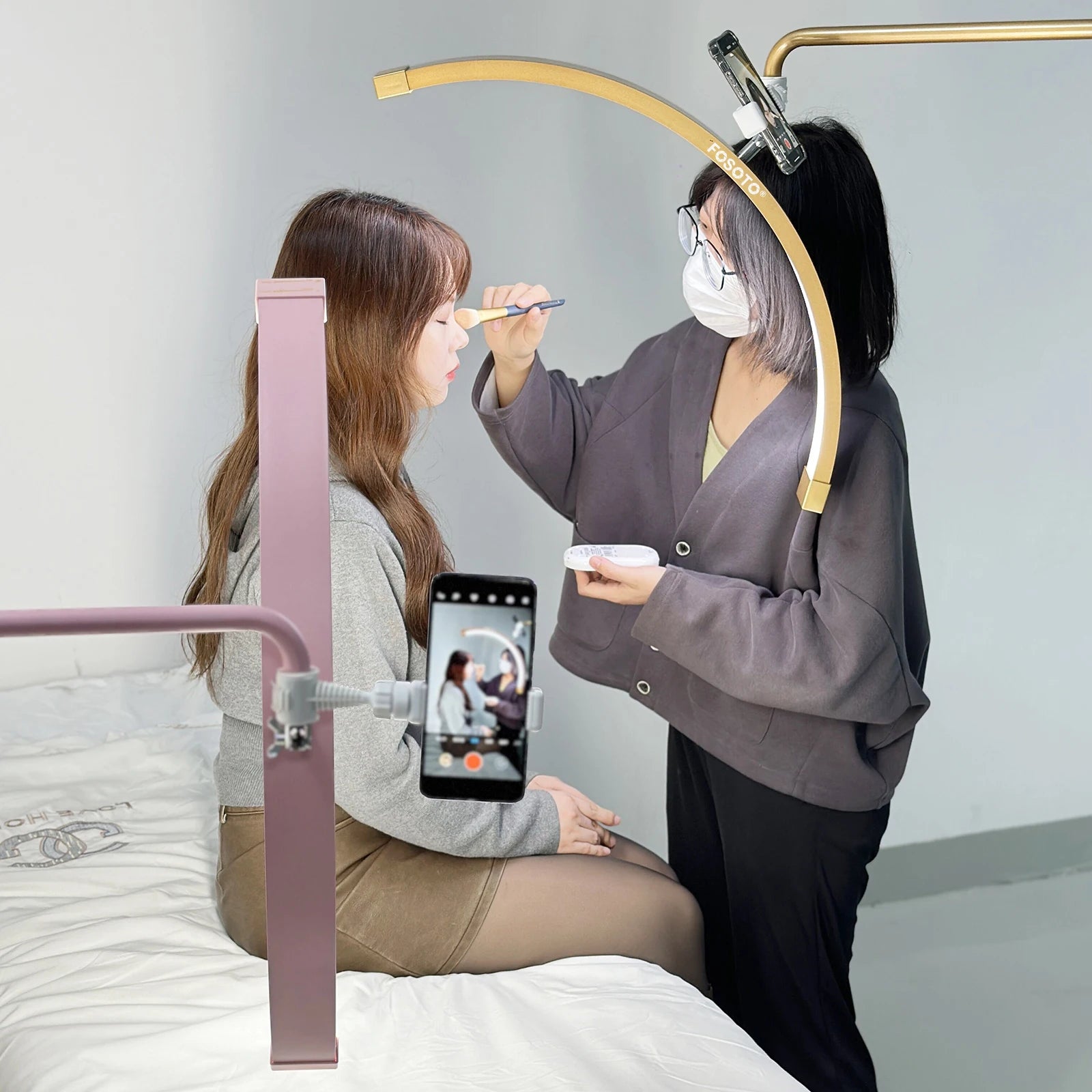 Free Logo 28Inch Eyelash Extensions Lamp Half Moon Light Floor Lamps Lash Arc Light with Tripod for Lashes Beauty Salon Tattoo