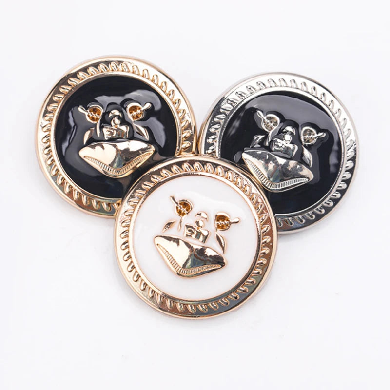 Cheap Price Alloy Pirate Pattern Dripping Oil Sewing Buttons Hand-stitched Garment Button for Coat Shirt Accessories Decoration
