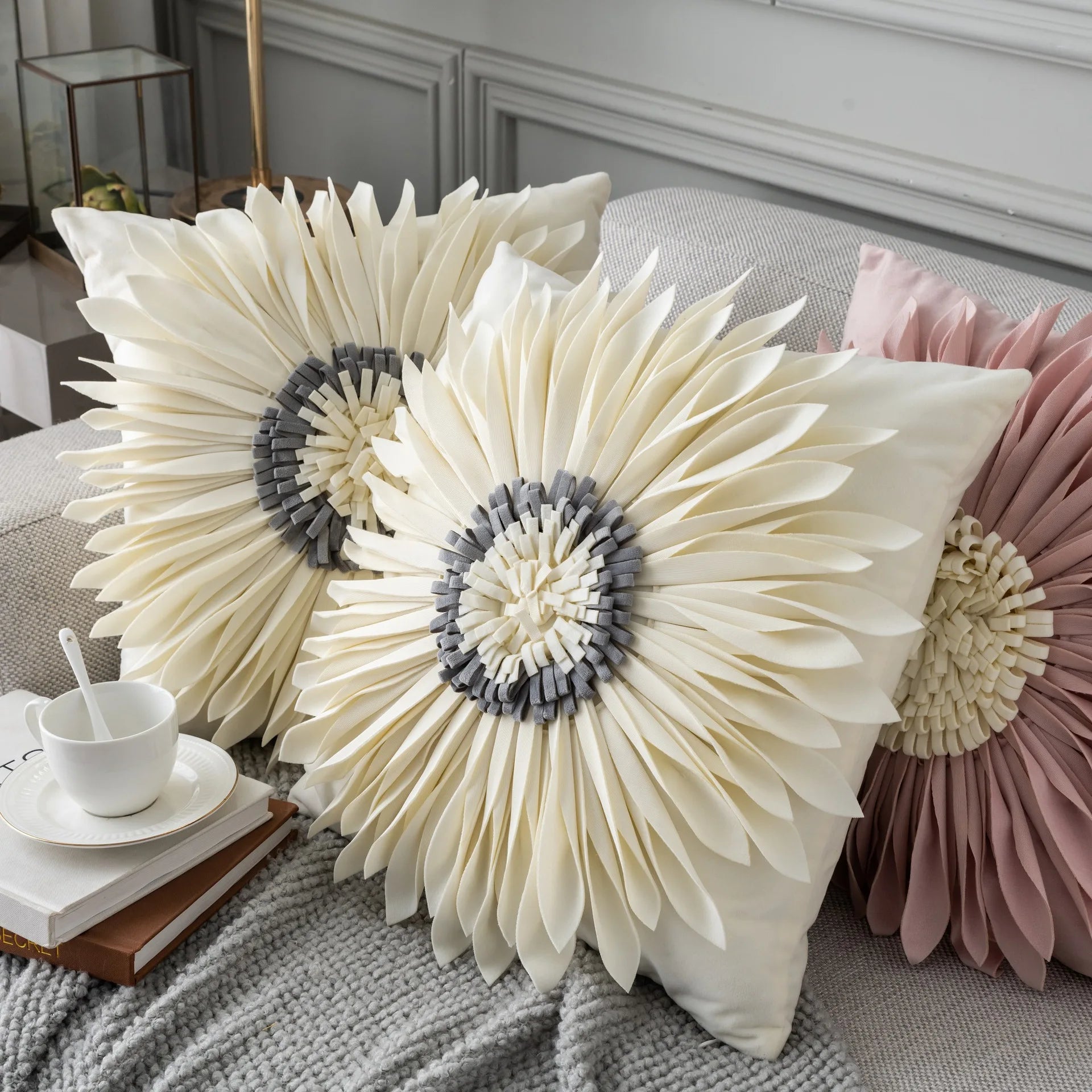 Wholesale Customized Luxury Velvet Sunflower Three-dimensional Flower Square Sofa Pillowcase Hidden Machine Washable Home