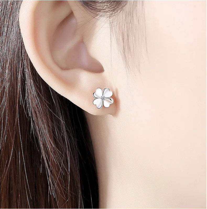 925 Sterling Silver Clover Earrings Women's Simple Diamond Inlaid Korean Ins Earrings New Trend Personalized and Versatile