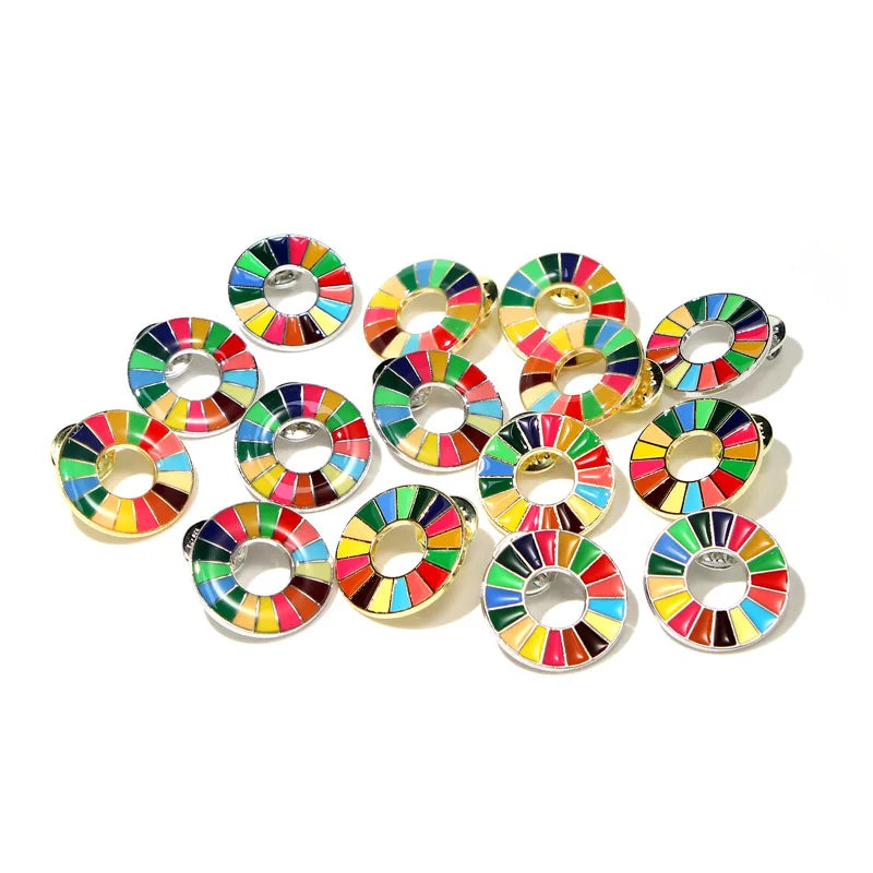 Free Mold Fee Sustainable Development United Nation Badge  Pin Keychain Soft Enamel Hard Enamel