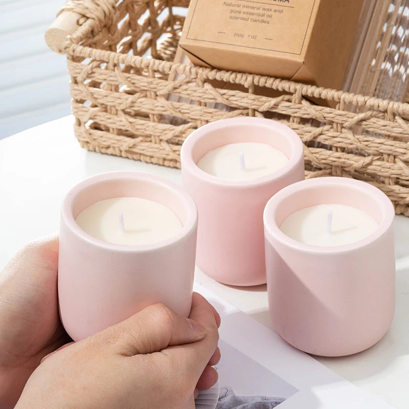 AIKUN Luxury Private Logo Aromatic Candle Custom Fragrance Essential Oil Pink Ceramic Jars Scented Soy Wax Candle/Candels