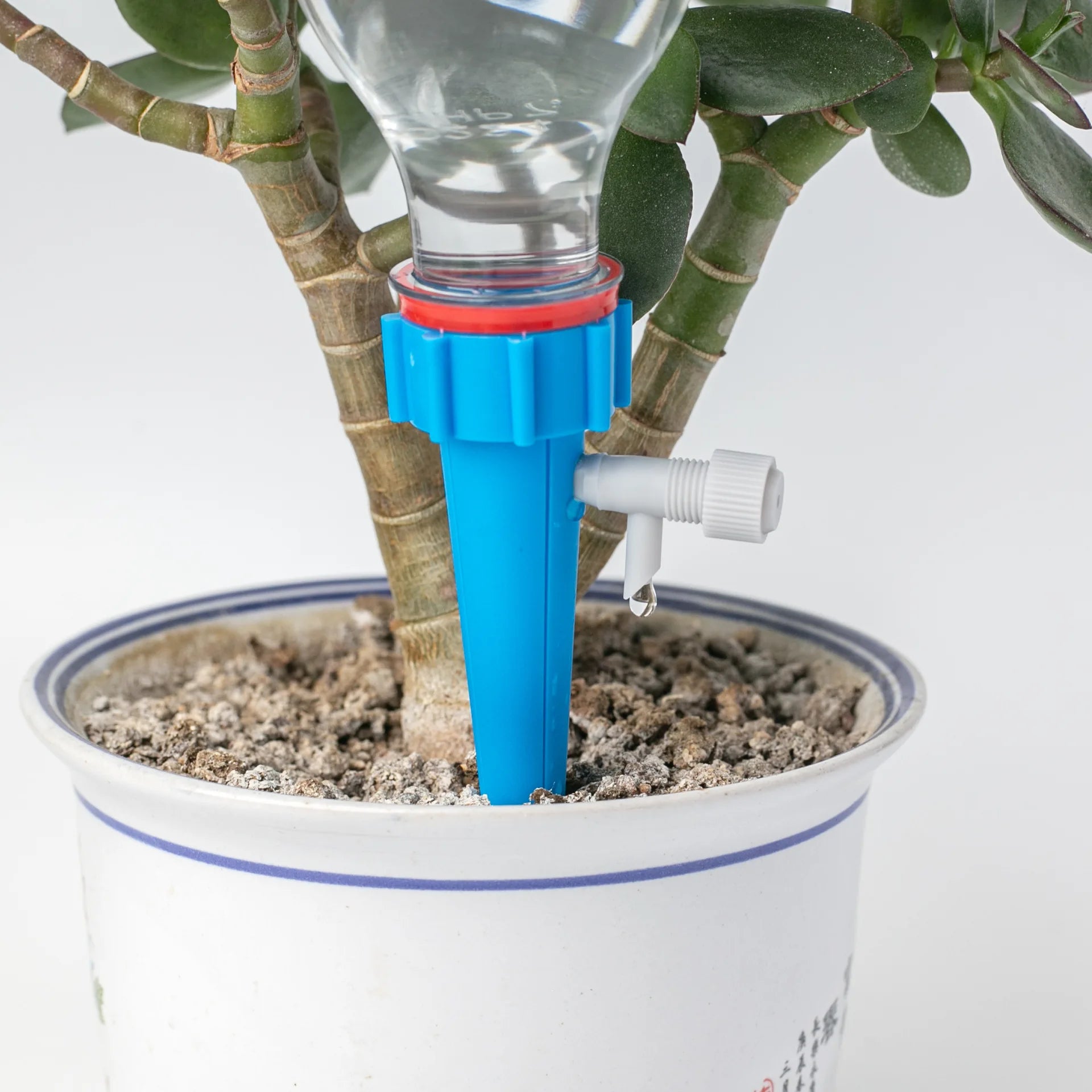 Large Size Indoor Household Auto Drip Irrigation Watering System Plastic Automatic Irrigation Watering Spike for Flower