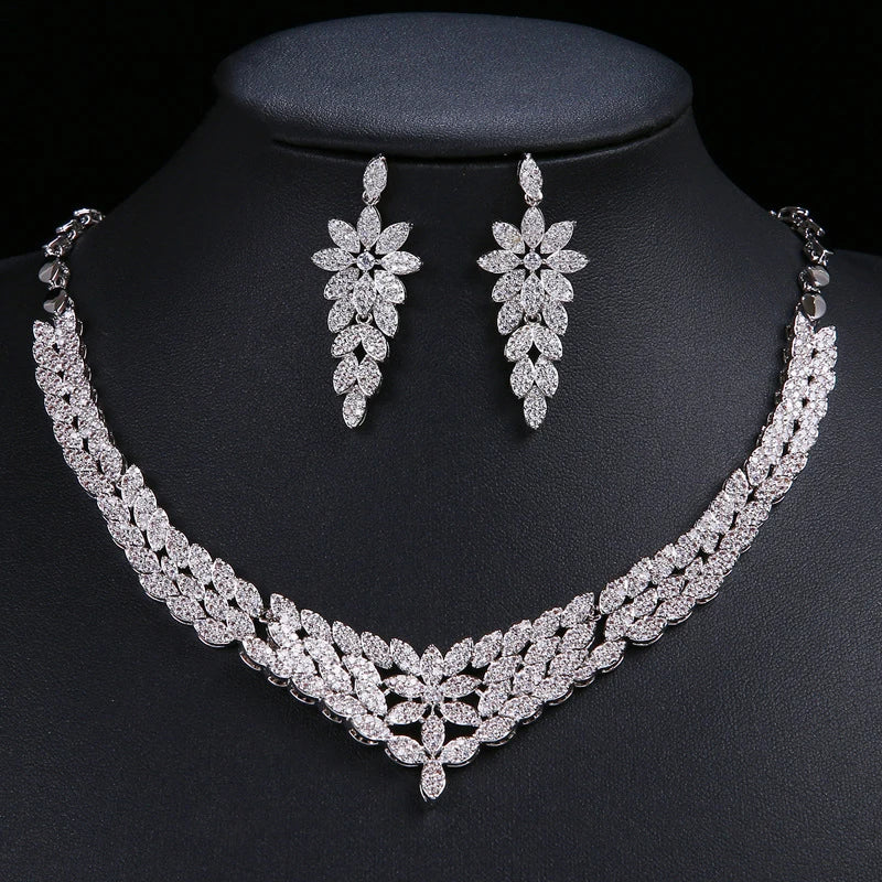 Wholesale Luxury Wedding Bridal Jewelry Shiny Crystal Necklace Earrings Set Fruit Pineapple Zircon Jewelry Set for Women
