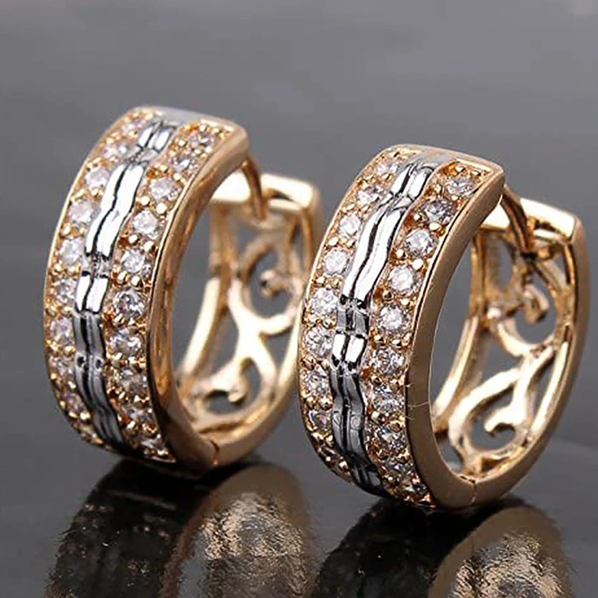 Huitan Hot Selling Hip Hop Style Round Cubic Zirconia Gold Plated Circle Earrings for Fashion Party Punk CZ Hoop Earrings Unisex