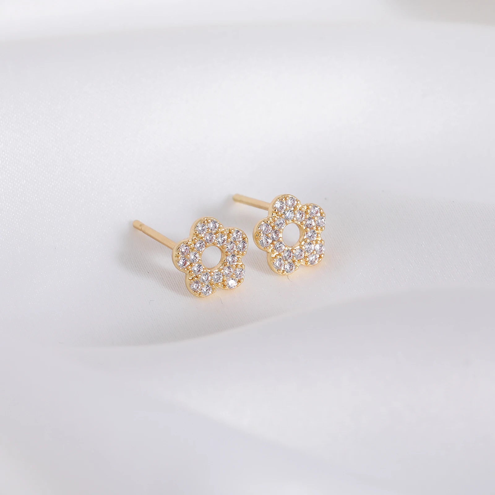 Brass Daisy Flower Stud Earrings Trendy Zircon Rhodium Gold Plated Anniversary Wedding Gift for Women Factory Marked Wholesale