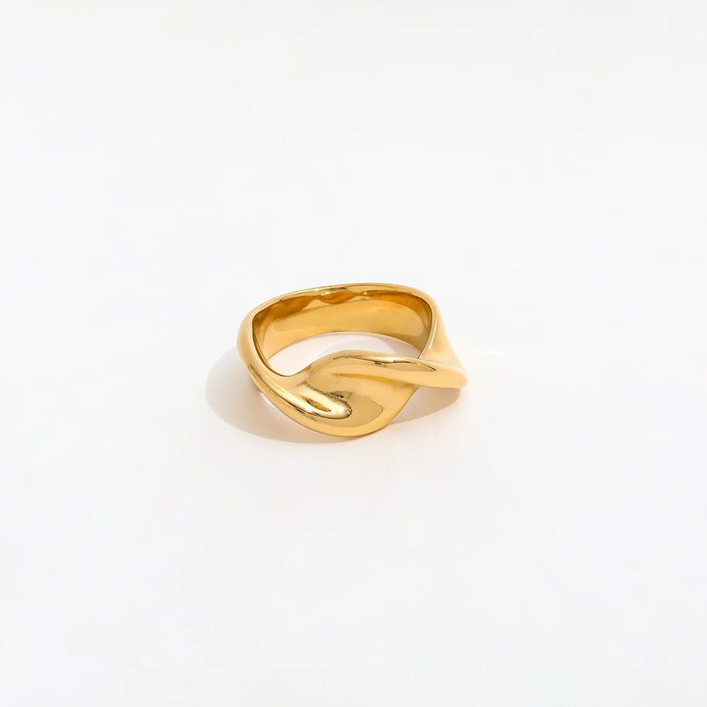 Tarnish Free Waterproof Minimalist Twist 18K PVD Fashion Gold Plated Stainless Steel Eternity Women Band Rings Single Piece