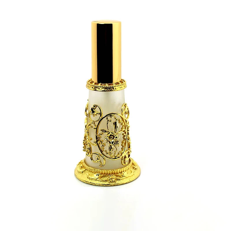 Factory Creative New 15ml Flat Arabic Middle East Egypt Dubai Luxury Metal Crystal Glass Bottle for Perfume Essential Oil