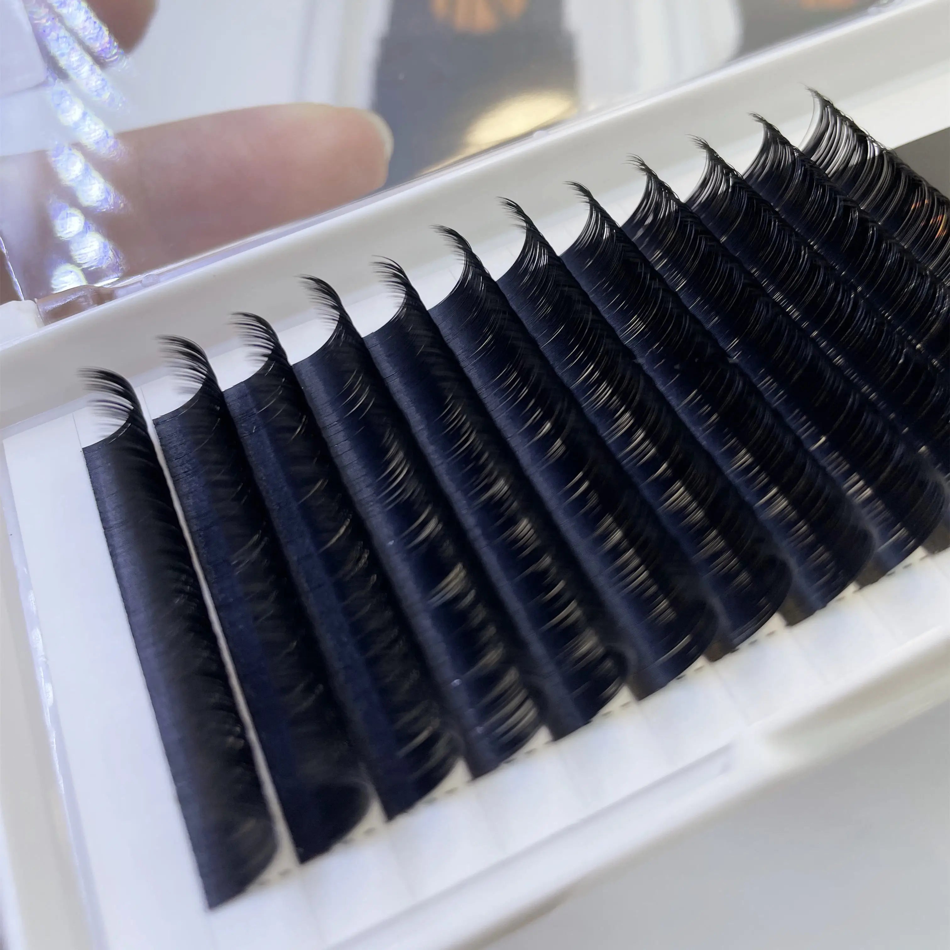 Private Label Mega Russian Volume Eyelash Extension 0.03 PBT Mix Lash Tray