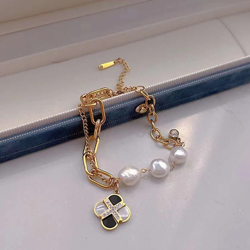 Hip-hop Style White Natural Shell Inlaid Four-leaf Clover 9-10MM Baroque Freshwater Pearl Bracelet Joyas De Perlas