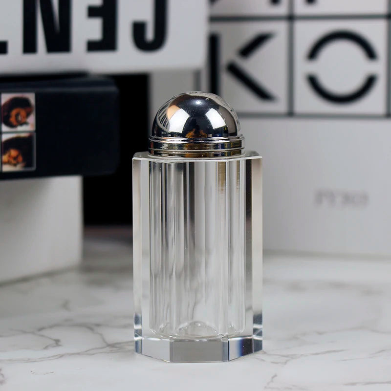 2026 New Design Crystal Spice Jar Clear Refillable Glass Spice Jars Castors Kitchen Decorations