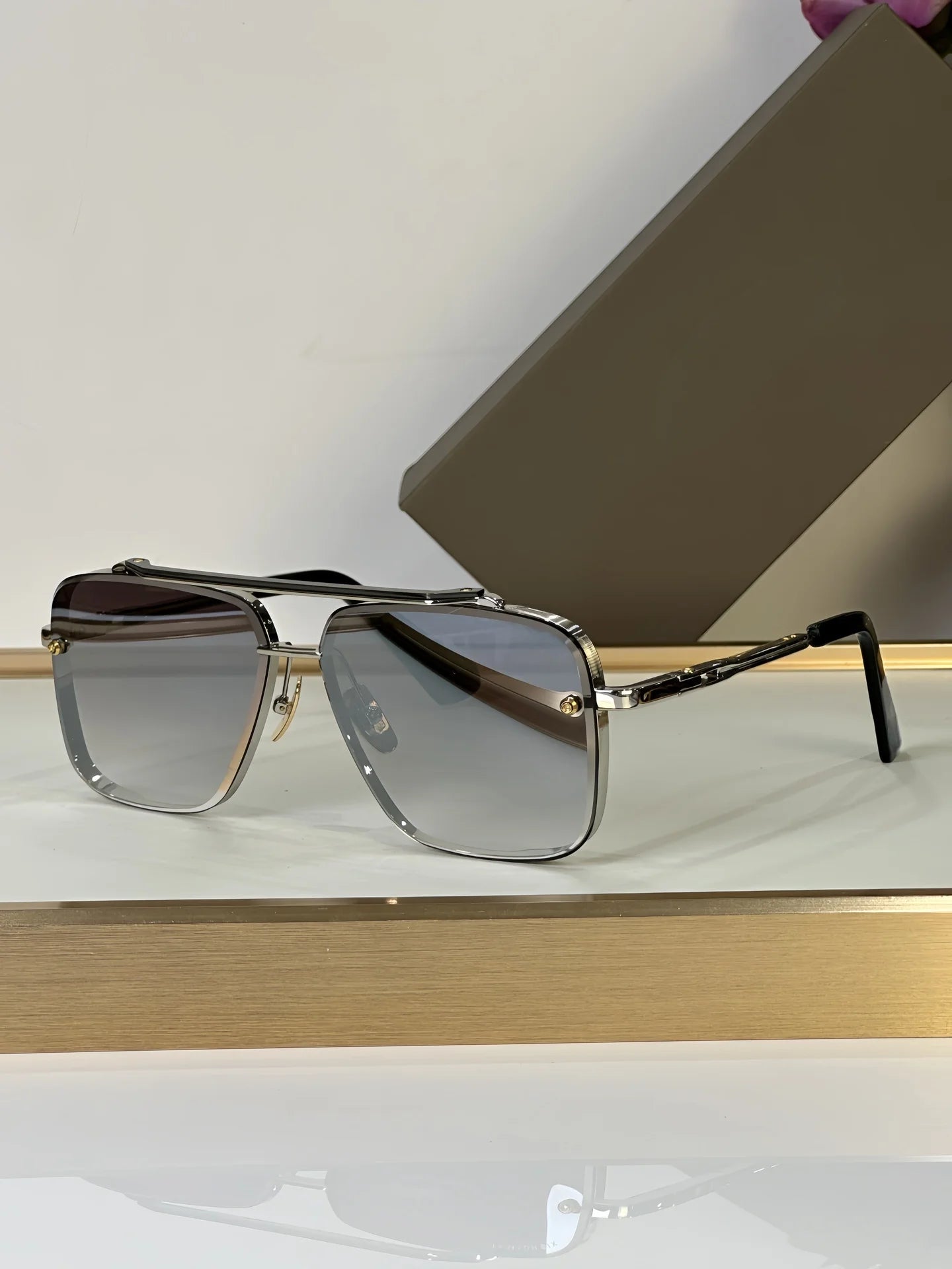Classic Metal Men Vintage Sunglasses 2026 Ladies Luxury Brand Sunglasses Large Frame Titanium Sunglasses with Box