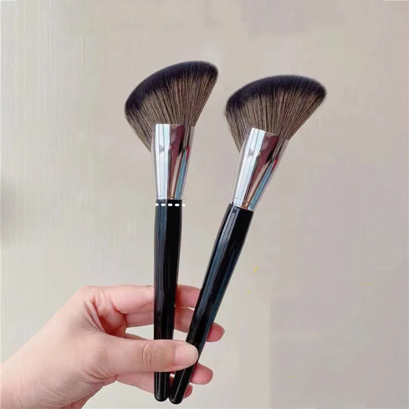 Professional Contour Blush Makeup Brush Vegan Synthetic Hair Flat Angled Angled Blush Brush