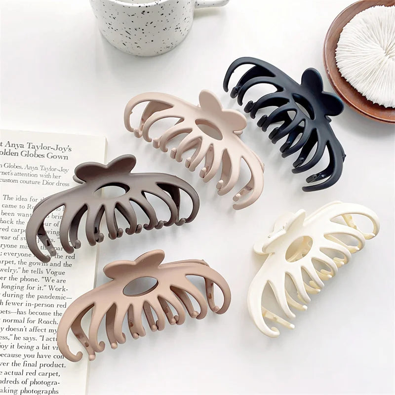 Hot Selling Retro Women Girls Hollow Matte Plastic Hair Claw Clip 11.5 cm Big Size Hair Claw for Thick Hair