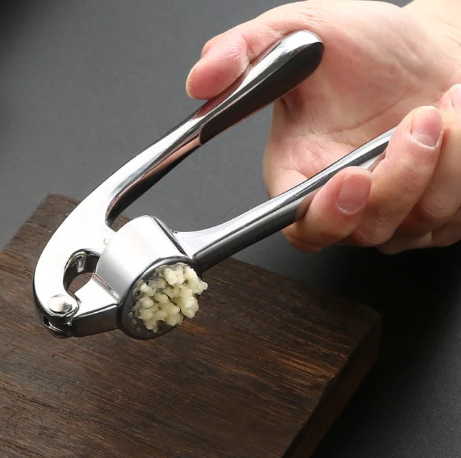 2025 Hot-Selling Stainless Steel Garlic Press Metal Kitchen Gadgets Crusher Mincer Masher Squeezer