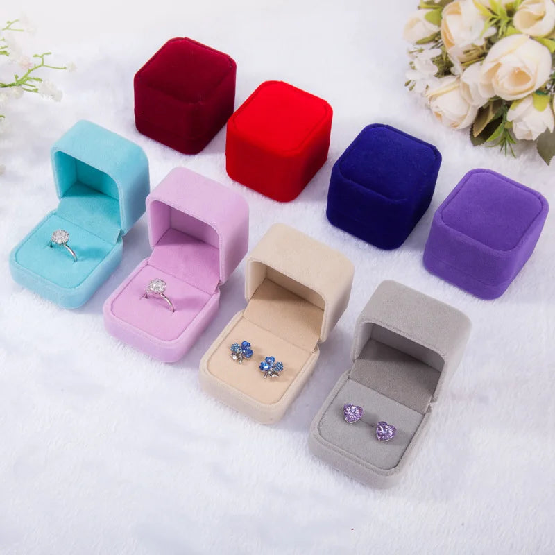 Wholesale Luxury Small Portable Pink Gray Velvet Flannel Engagement Ring Box Fine Jewelry Storage Box for Wedding Engagement