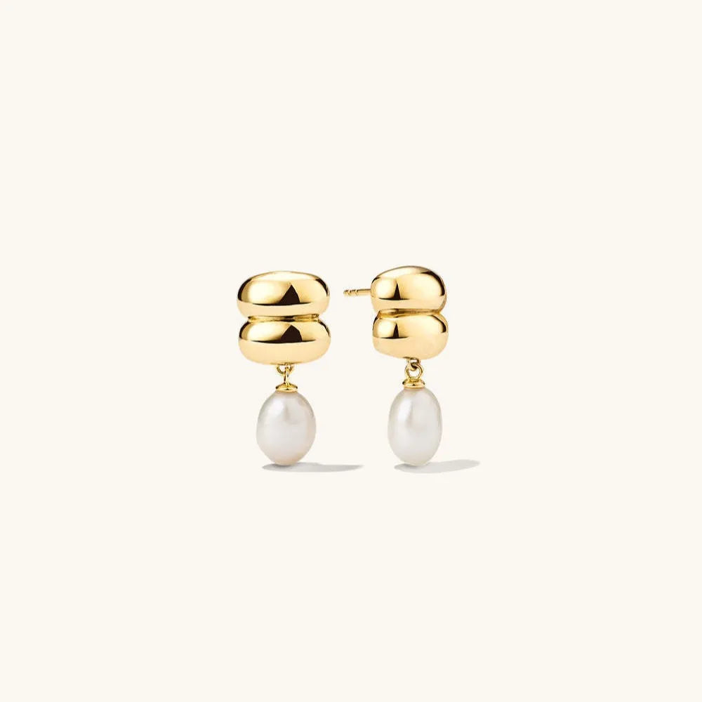 Exquisite Irregular Stainless Steel Stud Earrings Luxury Popular Electroplated 18K Gold Pearl Earrings for Women