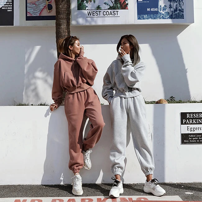 2026 Women Clothing Wholesale Women Tracksuits Custom logo Sweatsuit Two Piece Cropped Hoodie and Wide Leg Sweatpants Set