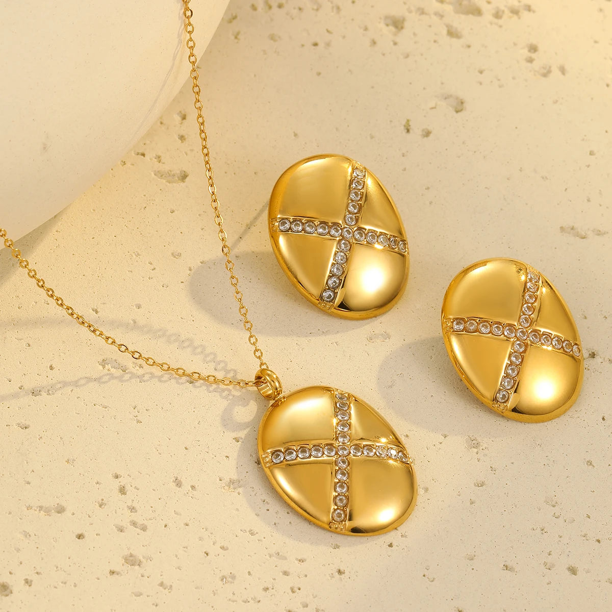 Hot Sale 18K Gold PVD Waterproof Stainless Steel Jewelry Set Smooth Statement Earring Oval Necklace Set for Women Gift