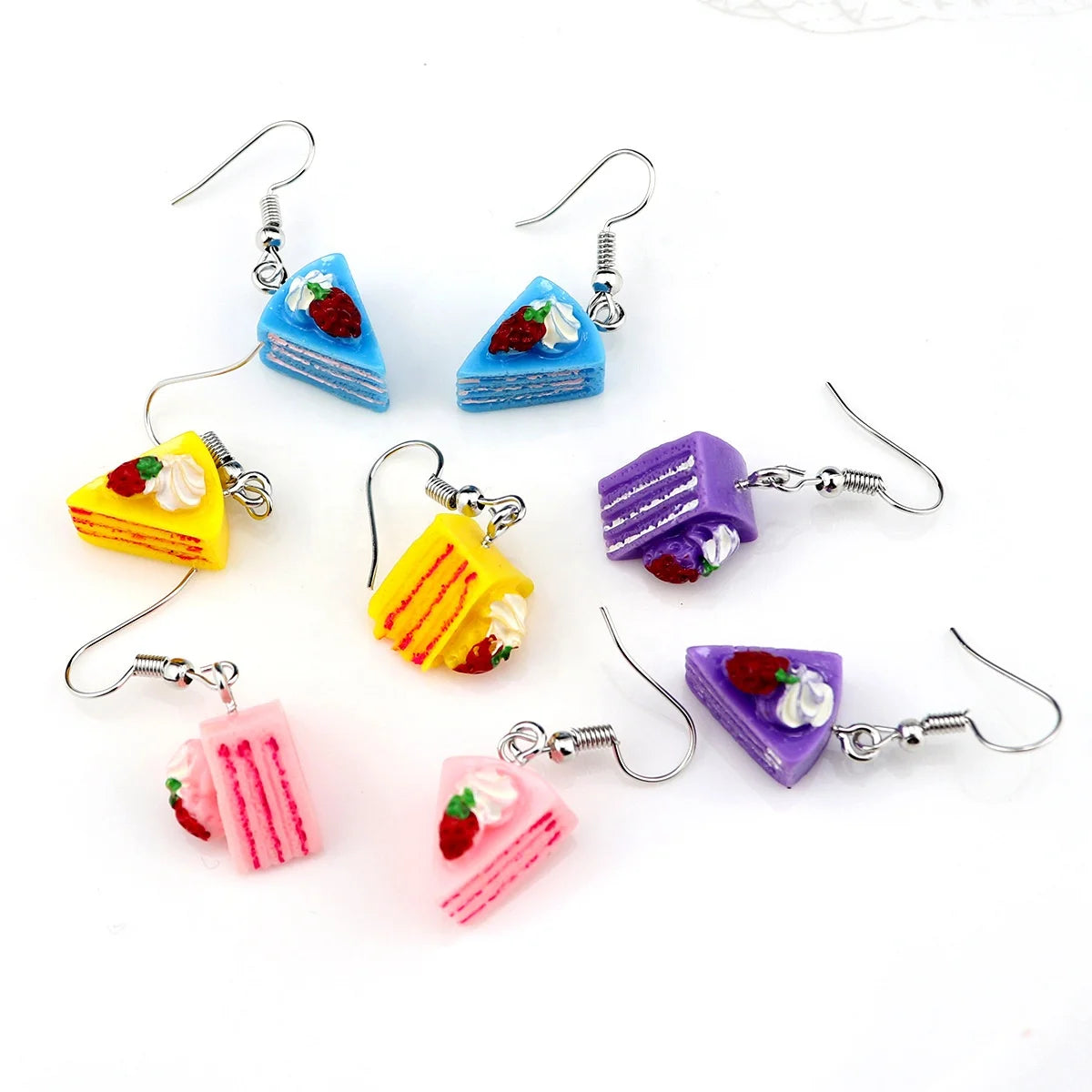 Charm Creative Simulation Dessert Food Earring Triple Layer Chocolate Cream Strawberry Cake Topped Dangle Earrings for Girls
