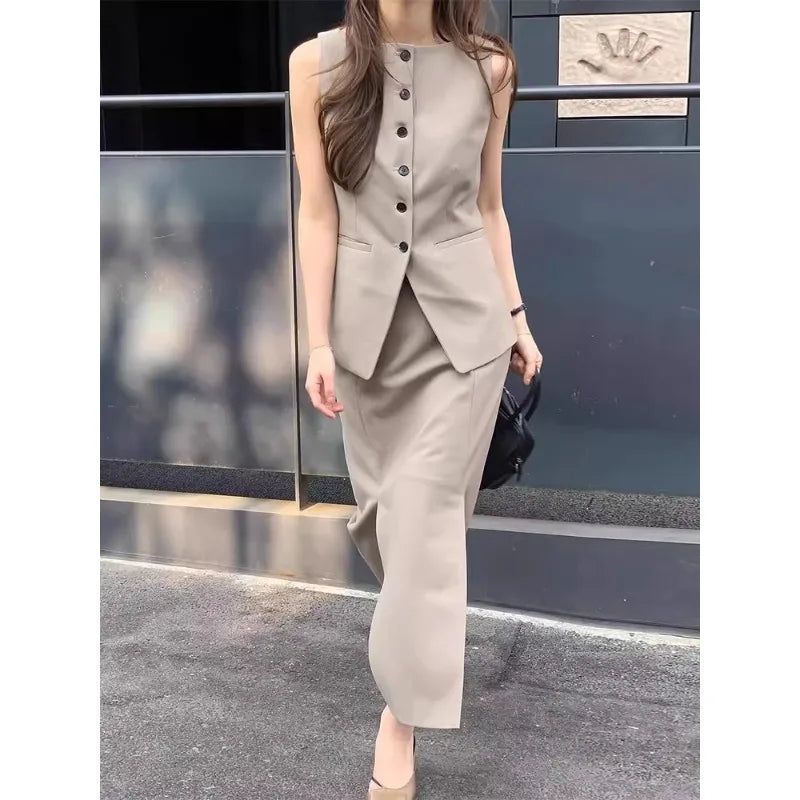 Boutique Wholesale 2025 Summer New Fashionable French Style Slimming Sleeveless Vest High Waist Half Skirt Women's Set