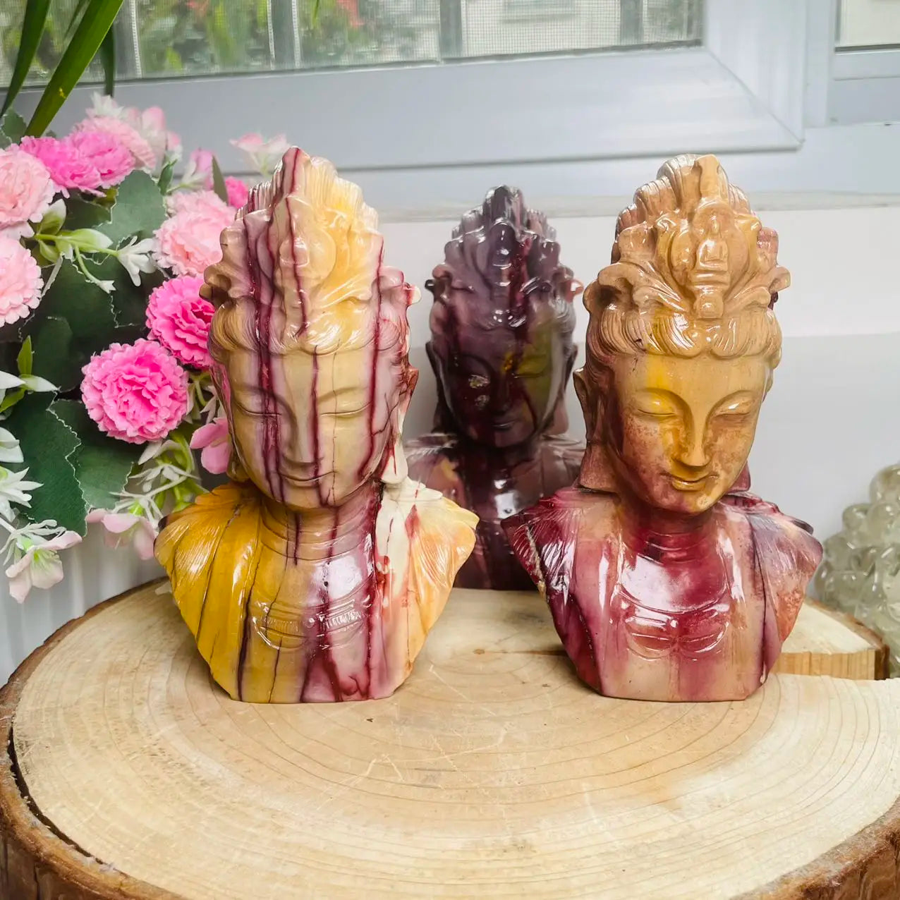 Natural Crystal Stone Guanyin Buddha Bodhisattva Mookaite Guanyin Crystal Carving for Healing