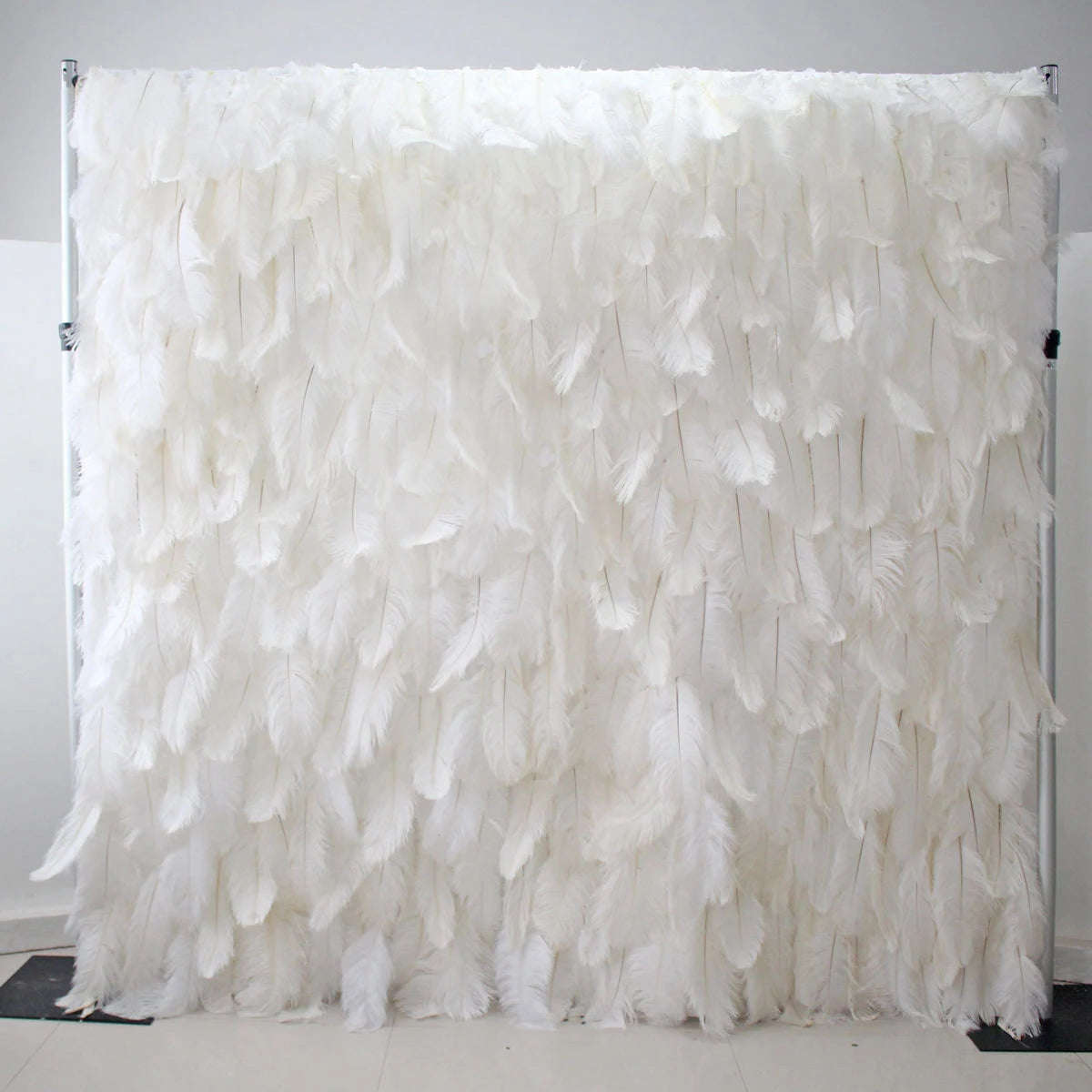 Wholesale Silk Artificial Decorative White Feather Wall White Feather Wall Wedding Decoration Feather Backdrop
