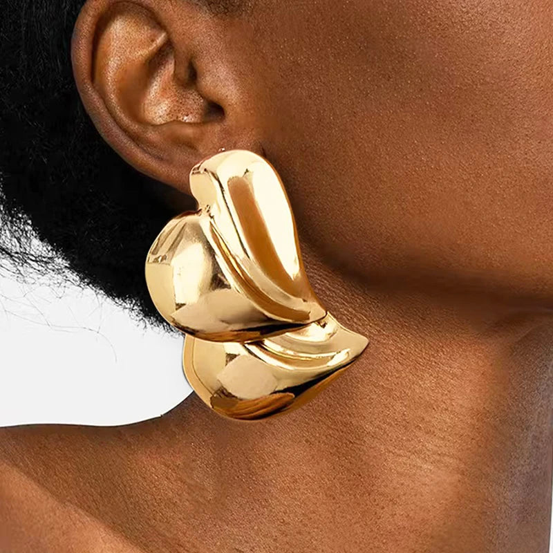 2025 New Arrival Punk Women Big Personalized Geometric Double Heart Metal Earrings Popular Irregular Metal Gold Drop Earrings