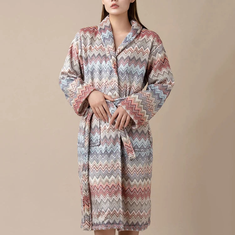 Wholesale Cheap 100% Cotton Velvet Chemise Babydoll Nighty Dress Women's Hooded Bathrobe Towel for Man or Women Hilton Hotel