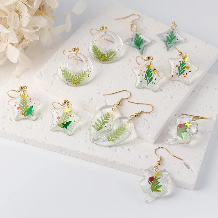 Festive Christmas Dried Flower Earrings Women Pressed Fower Dangle Earrings with Stainless Steel Hooks Holiday Resin Jewelry