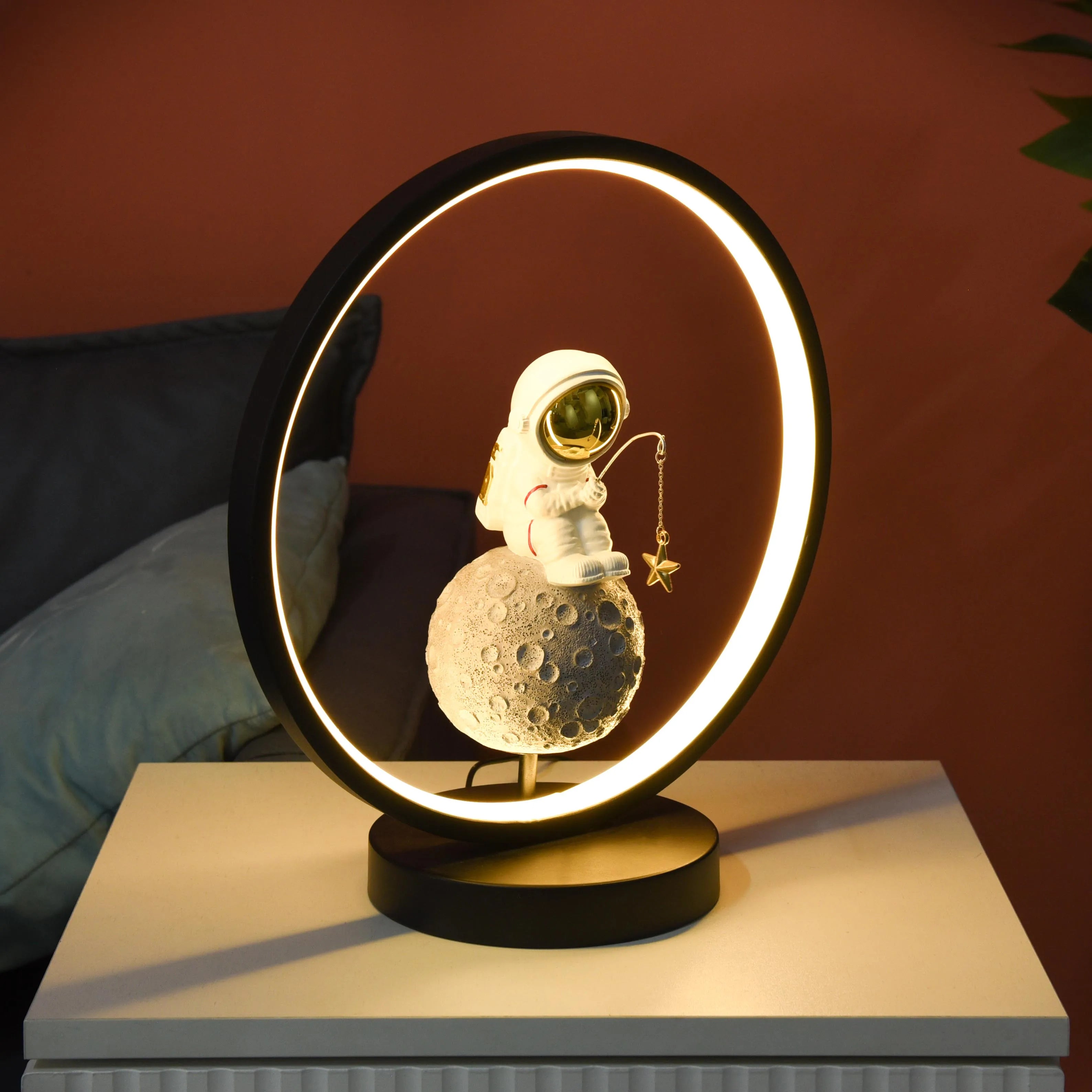 New Product Resin Fishing Spaceman Led Light Decoration Kids Bedroom Bedside Astronaut Lamp for Home