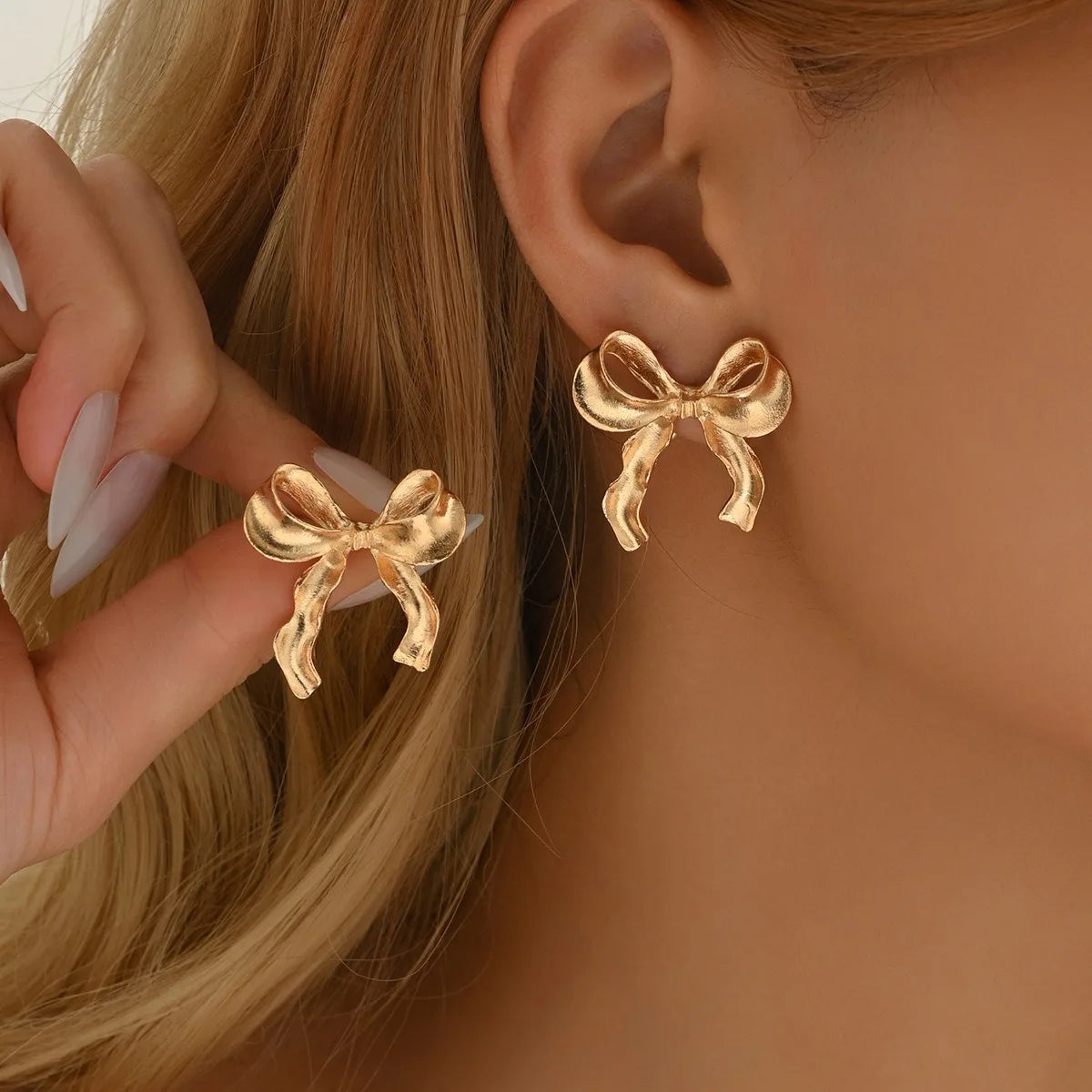 Women's Trendy Butterfly Knot Metal Stud Earrings Elegant Daily Commuting Jewelry Wholesale Simple Fashionable Accessories