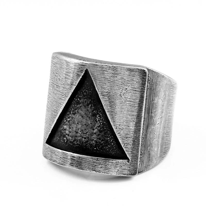 OLAN Wholesale Fashion Jewelry Vintage Triangle Hollow Out Brushed Titanium Stainless Steel Rings for Men
