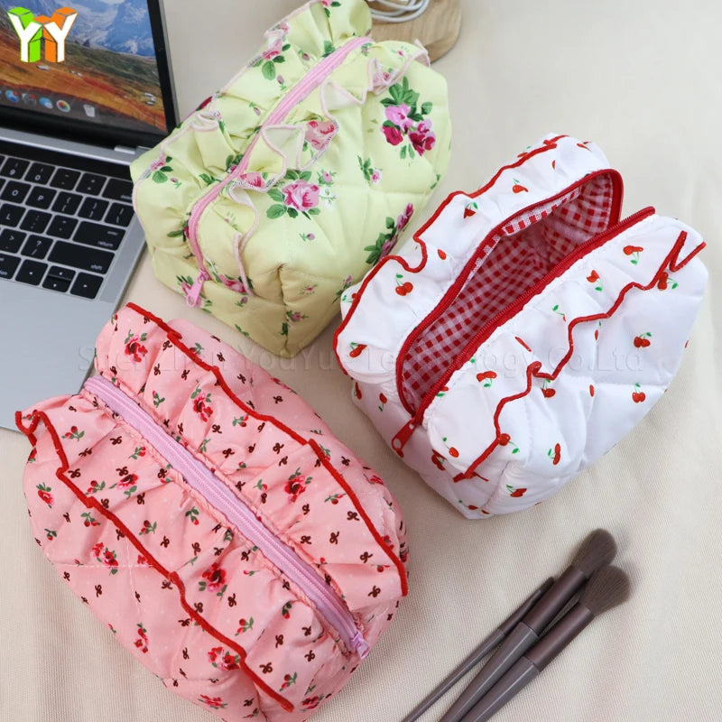 Korean Quilted Cosmetic Makeup Bag for Women Portable Toilet Bag Female Handbags Floral Organizers Storage Pouch for Cosmetics