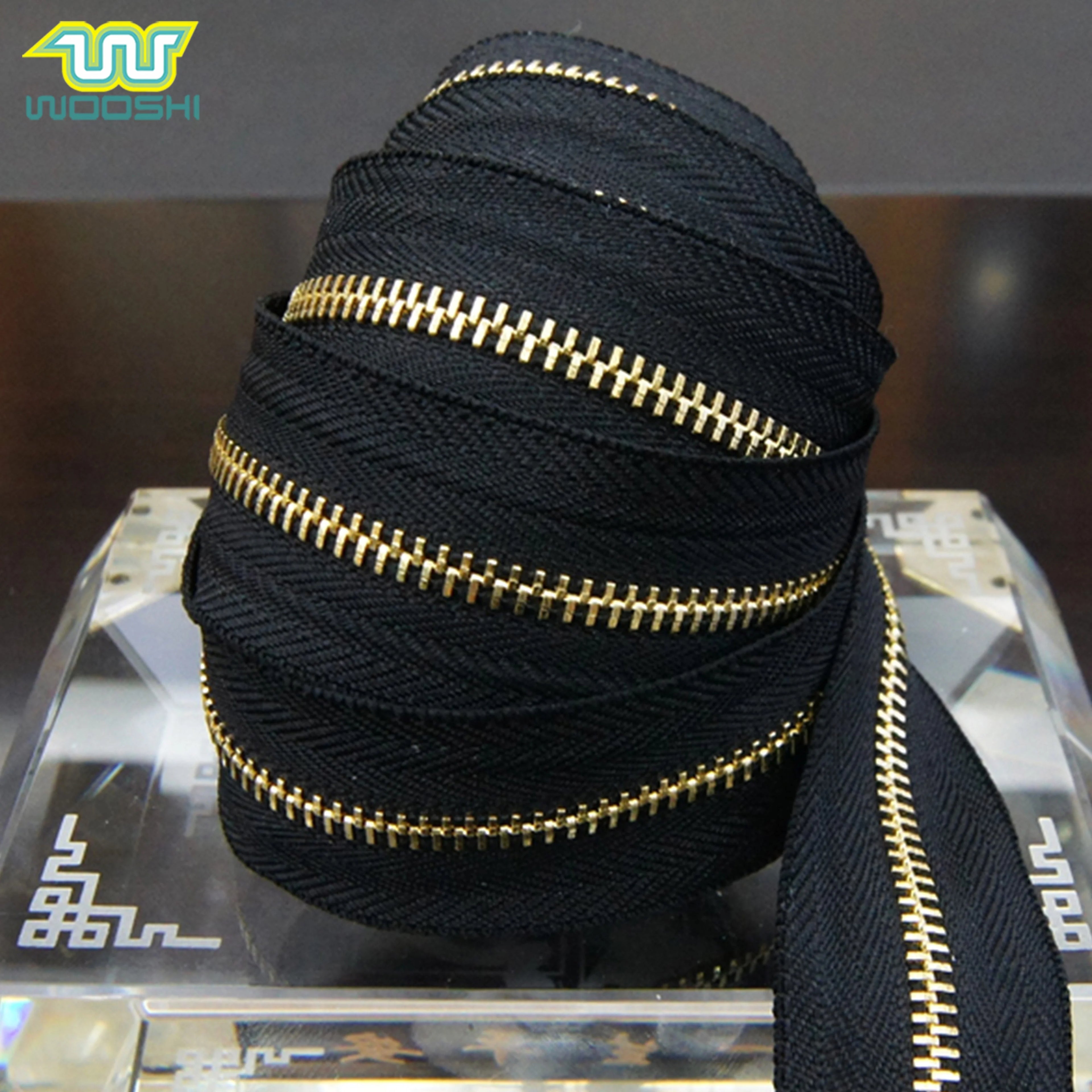 Factory Wholesale Metal Zipper Roll Long Chain Zipper Brass 5# for Jeans Garment Bags