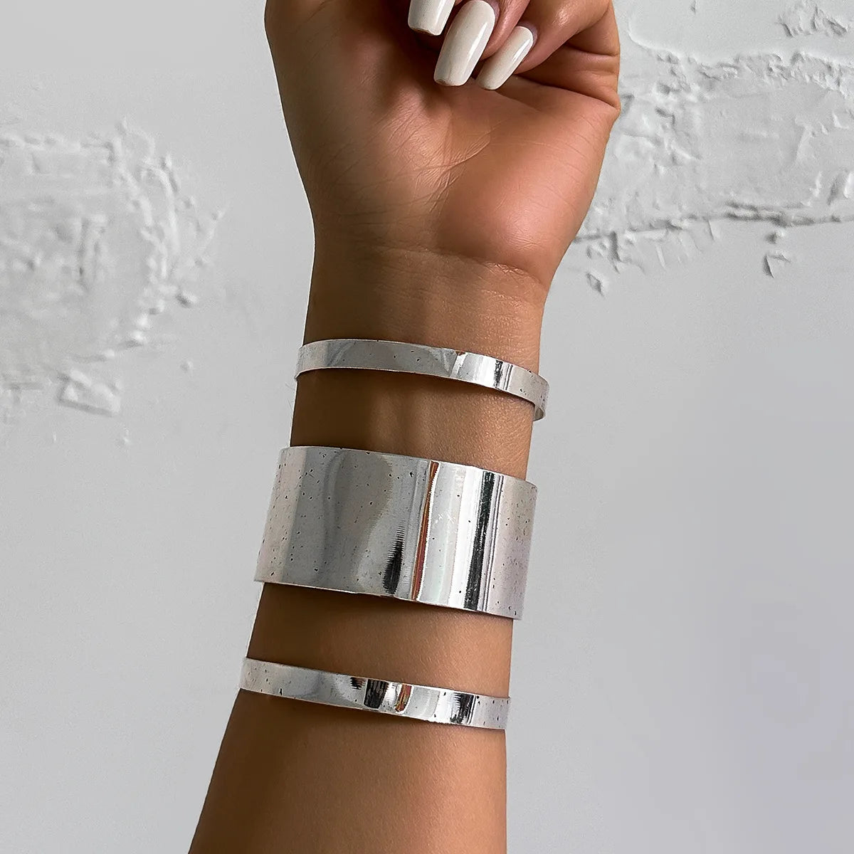 2024 New Arrival Fashion Jewelry Punk Hollow Metal Smooth Bracelet Creativity Geometric Wide Arm Bracelet Bangle for Women