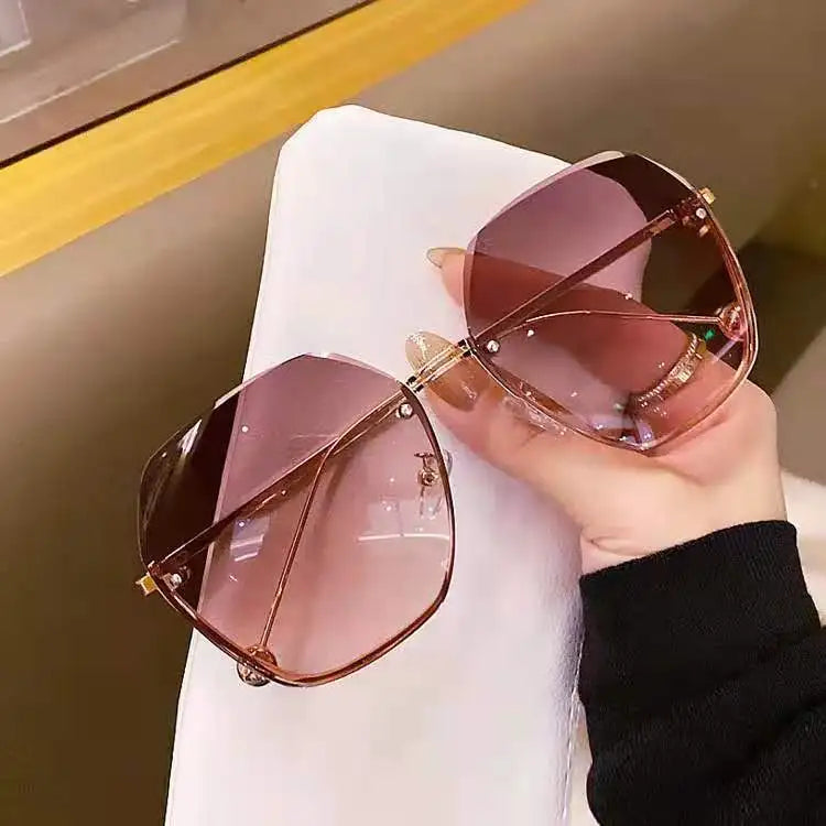 Wholesale 2023 Statement Oversized UV Cycling Fashion Women Sunglasses
