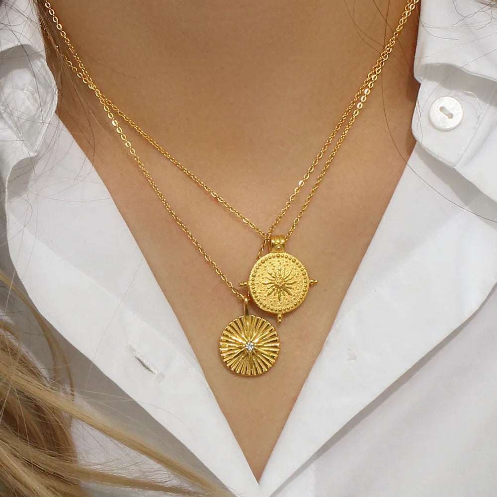 Vintage Stainless Steels Pendant Necklace 18K Gold Plated Sun Charm Jewelry Design Fashion  for Daily Wear Gifts