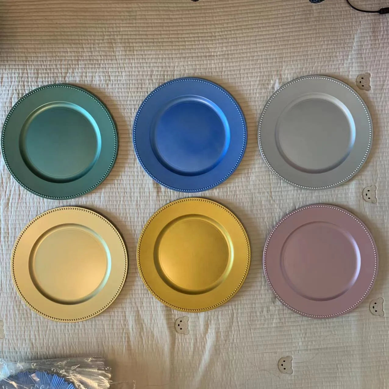 8 Colors Minimalist Spray Paint Thickened Plastic Reusable Easy Clean Elegance Fruit Bowl Tray Decorative Charger Plates