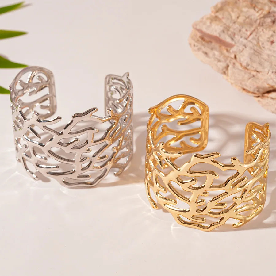 2025 New Arrival Fashion Jewelry Metallic Tree Branch Texture  Open Face Bracelet Women Leaves Big Punk Women Gold Cuff Bangles