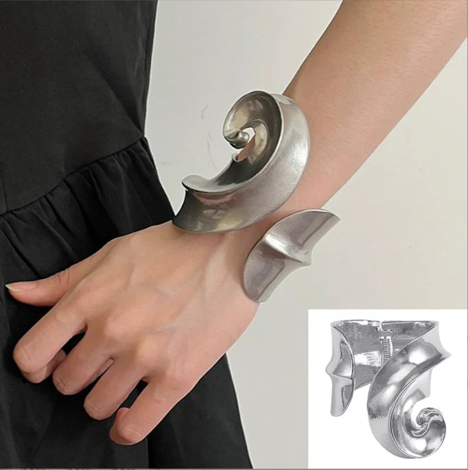 2024 New ZA Hip Hop Conch Shape Alloy Bangles Bracelet for Women Retro Bohemian Trend Exaggerated Metal Wrist Bracelets Jewelry