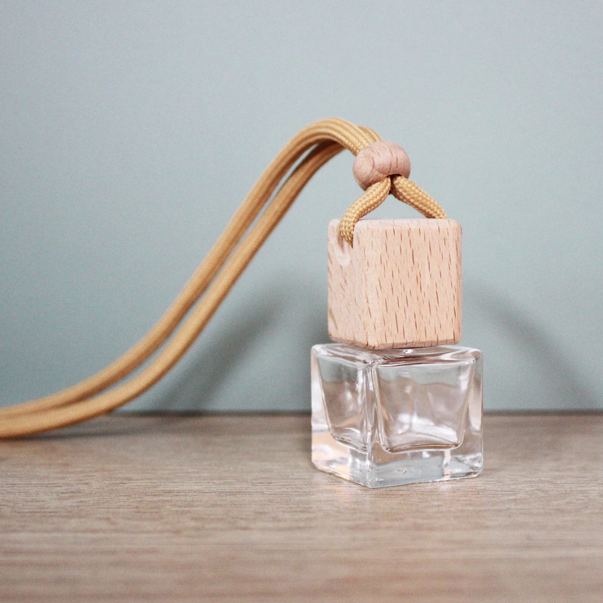 8ml Custom Clear Empty Square Shaped Perfume Diffuser Bottle Hanging Car Pendant Wooden Essential Oils Fragrance Screw Cap Seal MegaBDM