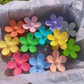 Ins Daisy 2025 Girls Big 7cm Hawaiian Floral Hair Accessories Clamp Catch Matte Plastic Hair Claws Flower Claw Clip for Women