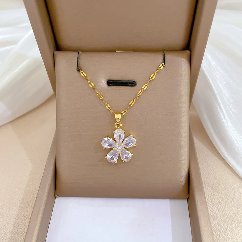 Fashion Shining Zircon Flower Shape Pendant Necklace Jewelry Stainless Steel Chain Necklace for Women Girls