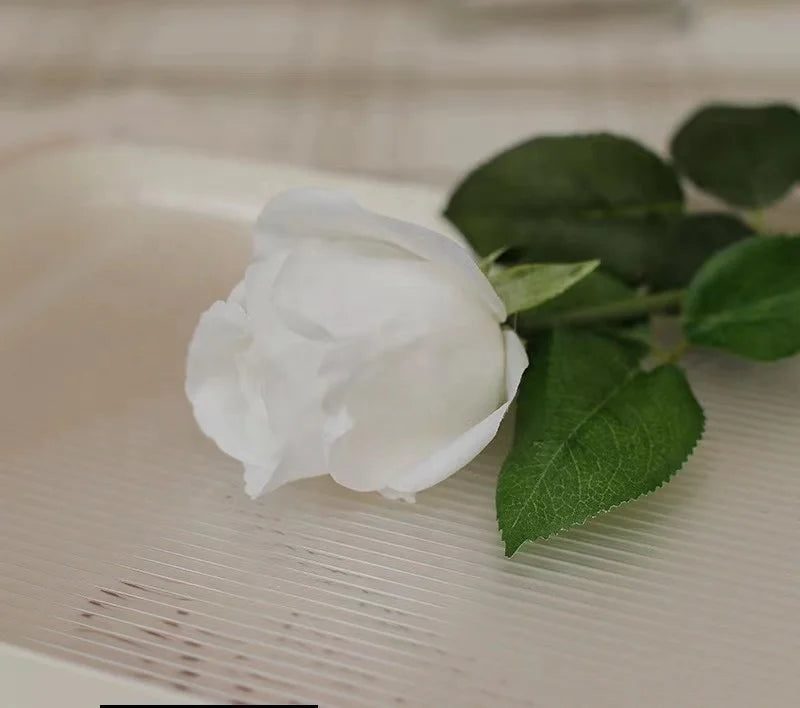 Artificial Red Roses Graduation Christmas Valentine's Day Decorations Natural Cotton & Rayon 55cm Bulk