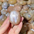 White Moonstone Crystal Flashy 3-5 cm Natural White Moonstone Crystal Tumble Palm Stone for Healing Decoration