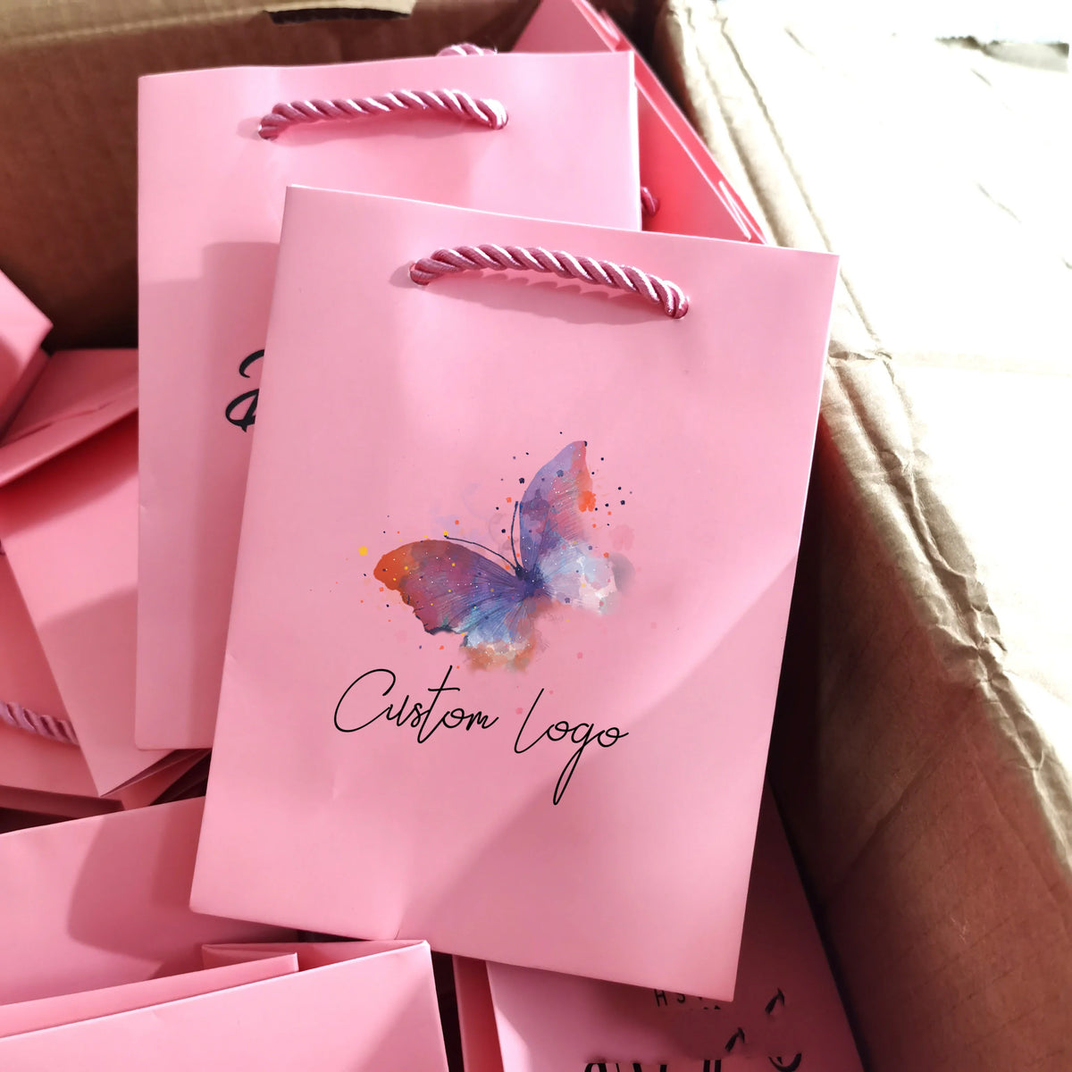 Packing Craft Shopping White Cardboard Paper Bag Print logo Packaging Paper Gift Bags With Logo Shopping Bag